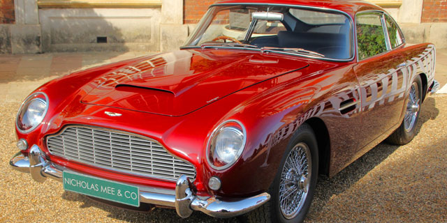 Aston Martin DB4