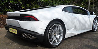 White Lamborghini Huracan Price Image 2